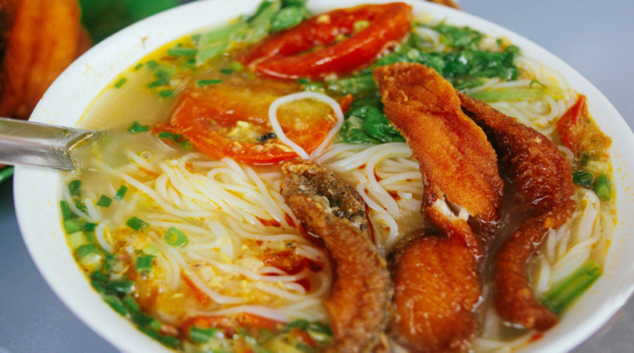 Street food in Hanoi - Bun Ca Ro